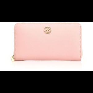 Tory Burch Robinson Zip Continental Wallet - Black